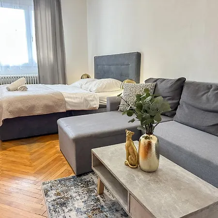 Simcity I Free Parking 24h Self Check-in Apartment Banska Bystrica